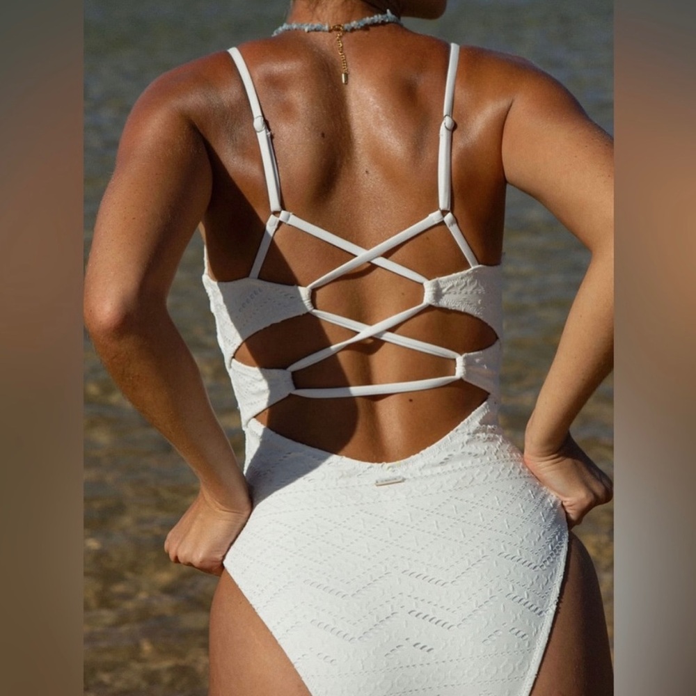 Berlook White Geometric Lace Cutout One-Piece Swimsuit NWT